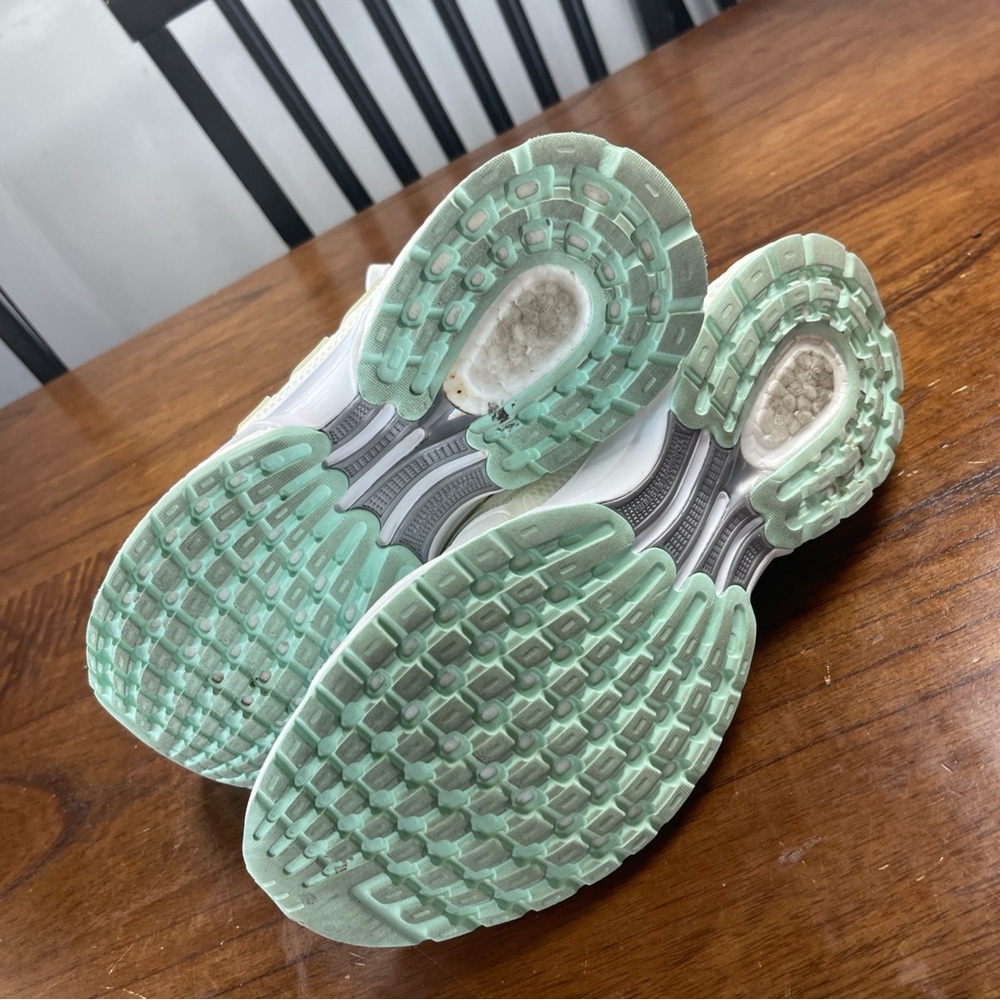 adidas White and Mint Green Women's Sneakers - Picture 8 of 9